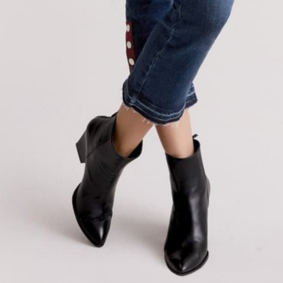 bedford bootie stuart weitzman